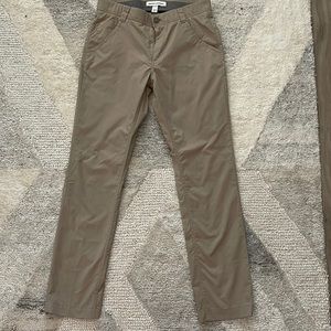 Amazon Essentials Men's Slim-fit 5-Pocket Lightweight Outdoor Pant SZ 33W x 34L